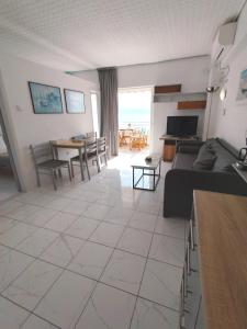 Kuchyň nebo kuchyňský kout v ubytování Atlas-Unlimited Sea View Apartment