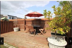 Imagen de la galería de Charming 2 bed sandstone cottage in Waterside, Kirkintilloch, en Kirkintilloch