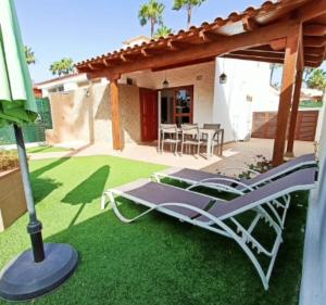 Patio nebo venkovní prostory v ubytování Sonora Aircon Bungalow 90