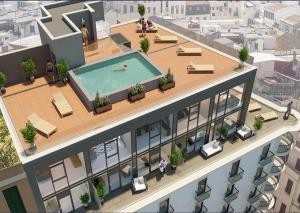 Bazen v nastanitvi oz. blizu nastanitve The Residence City Centre - Modern Family Apartment with Rooftop Pool & Terrace - Children stay for Free