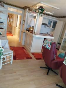 Kuchyň nebo kuchyňský kout v ubytování Ferienwohnung Strandrose