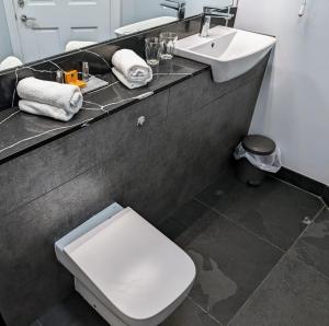 A bathroom at The White Hart Inn, Hawes