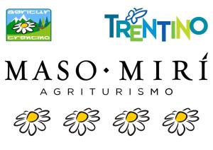 Agriturismo Maso Miri的证书、奖牌、标识或其他文件