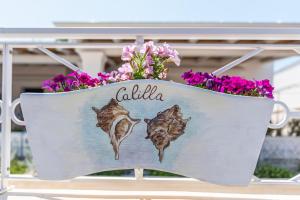 A garden outside Terrazza e Conchiglie