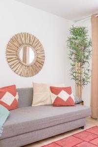Ein Bett oder Betten in einem Zimmer der Unterkunft Chueca I calle Farmacia 1BR 1BH