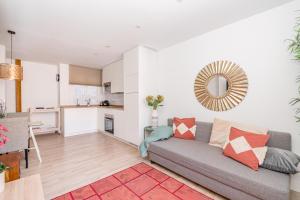 Küche/Küchenzeile in der Unterkunft Chueca I calle Farmacia 1BR 1BH