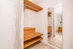 Ein Bett oder Betten in einem Zimmer der Unterkunft Chueca I calle Farmacia 1BR 1BH