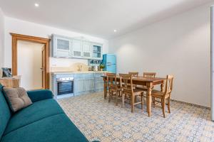 A kitchen or kitchenette at Terrazza e Conchiglie