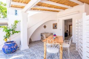 A seating area at Terrazza e Conchiglie