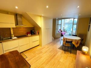 Merveilleux Duplex Royat Vue廚房或簡易廚房