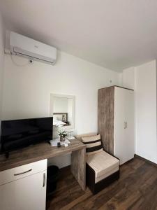 Μια τηλεόραση ή/και κέντρο ψυχαγωγίας στο Бялата Къща +46 φωτογραφίες