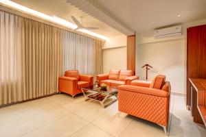 Istumisnurk majutusasutuses Hotel Hari Govindas Mysore - Explore the Heart of Mysore