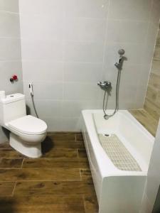 Koupelna v ubytování Thong Dong Homestay