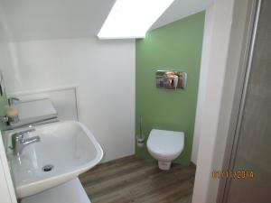 Koupelna v ubytování Ferienwohnung Hein + 32 fotografií