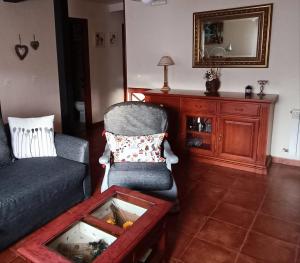 Posezení v ubytování PINAR DE LAS CABAÑUELAS
