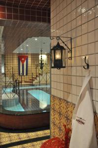 Bazén v ubytování Hotell Havanna nebo v jeho okolí