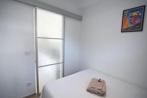 Posteľ alebo postele v izbe v ubytovaní RNET - Casa del Sol Roses Costa Brava