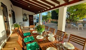 Reštaurácia alebo iné gastronomické zariadenie v ubytovaní Casa Mariseta y Tonet, naturaleza a 2 km del mar