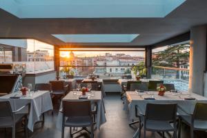 Restoran atau tempat lain untuk makan di Twentyone Hotel
