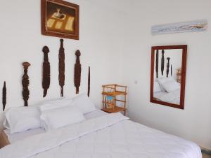 Riad & Restaurant Ocean Beach Douira客房内的一张或多张床位