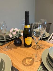 The Poplars - Cosy Modern Flat with Great Networking的酒水