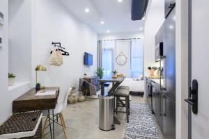 Χώρος καθιστικού στο 3-2 NEW Prime E Village Private outdoor!