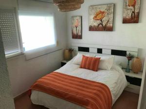 Un ou plusieurs lits dans un hébergement de l'établissement 2 bedrooms appartement at Fuengirola 200 m away from the beach