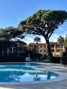 Fotografie z fotogalerie ubytování BERGERIE PLAGE Balnéo Clim piscine v destinaci Hyères