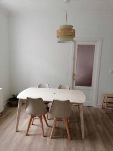 Zdjęcie z galerii obiektu Apartamento completamente equipado centro Ferrol w mieście Ferrol