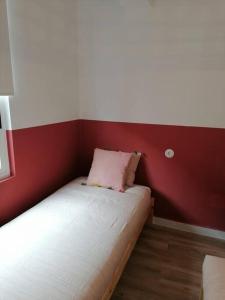 Łóżko lub łóżka w pokoju w obiekcie Apartamento completamente equipado centro Ferrol