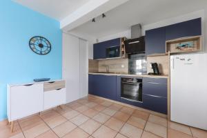 Zdjęcie z galerii obiektu Appartement avec balcon - centre de Sarzeau w mieście Sarzeau +9 zdjęć