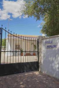 Zdjęcie z galerii obiektu Charming Chalet in Córdoba with Private Pool w mieście Almodóvar del Río