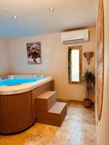 Gambar di galeri bagi LoveRoom, La suite de l’extase di Puget-sur Argens