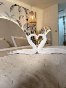 Katil atau katil-katil dalam bilik di LoveRoom, La suite de l’extase