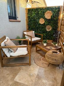 Ruang duduk di LoveRoom, La suite de l’extase
