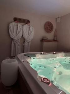 Gambar di galeri bagi LoveRoom, La suite de l’extase di Puget-sur Argens