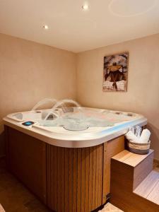 Gambar di galeri bagi LoveRoom, La suite de l’extase di Puget-sur Argens