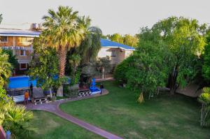 an aerial view of a park with benches and trees at Regine Hotel in San Rafael
