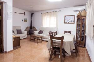 A seating area at Almotaje, numero 3