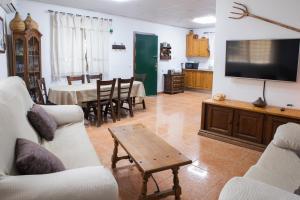 A television and/or entertainment centre at Almotaje, numero 3