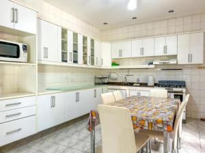 Virtuvė arba virtuvėlė apgyvendinimo įstaigoje Chácara privativa em condomínio!