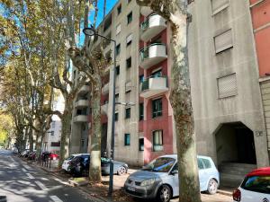 Budova, v ktorej sa apartmán nachádza