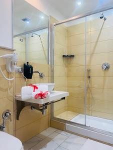 A bathroom at Santa Maria Accommodation