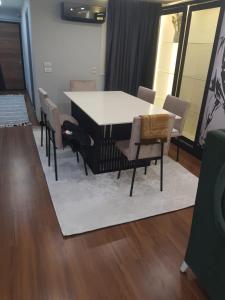 Posezení v ubytování الجيزه شارع كليه الزراعه عماره ١٢