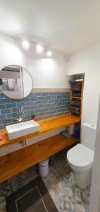 Koupelna v ubytování Studio pour jusqu'à 4 personnes proche de l'hôpital et du centre ville