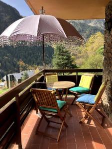 Balkons/terase naktsmītnē 2 bedrooms appartement with terrace and wifi at Arinsal
