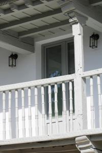 RUSTIC HOMES tesisinde bir balkon veya teras