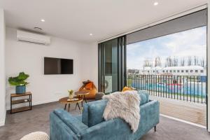 Televisyen dan/atau pusat hiburan di CBD Location Sunny Warm Free off Street Parking