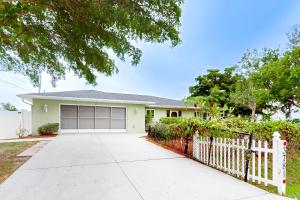 Το κτήριο όπου στεγάζεται  η παραθεριστική κατοικία