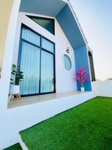 Zahrada ubytování Patteera Pool Villa Sattahip